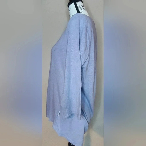 Orvis Women's V-Neck Shirt - Picture 2 of 8